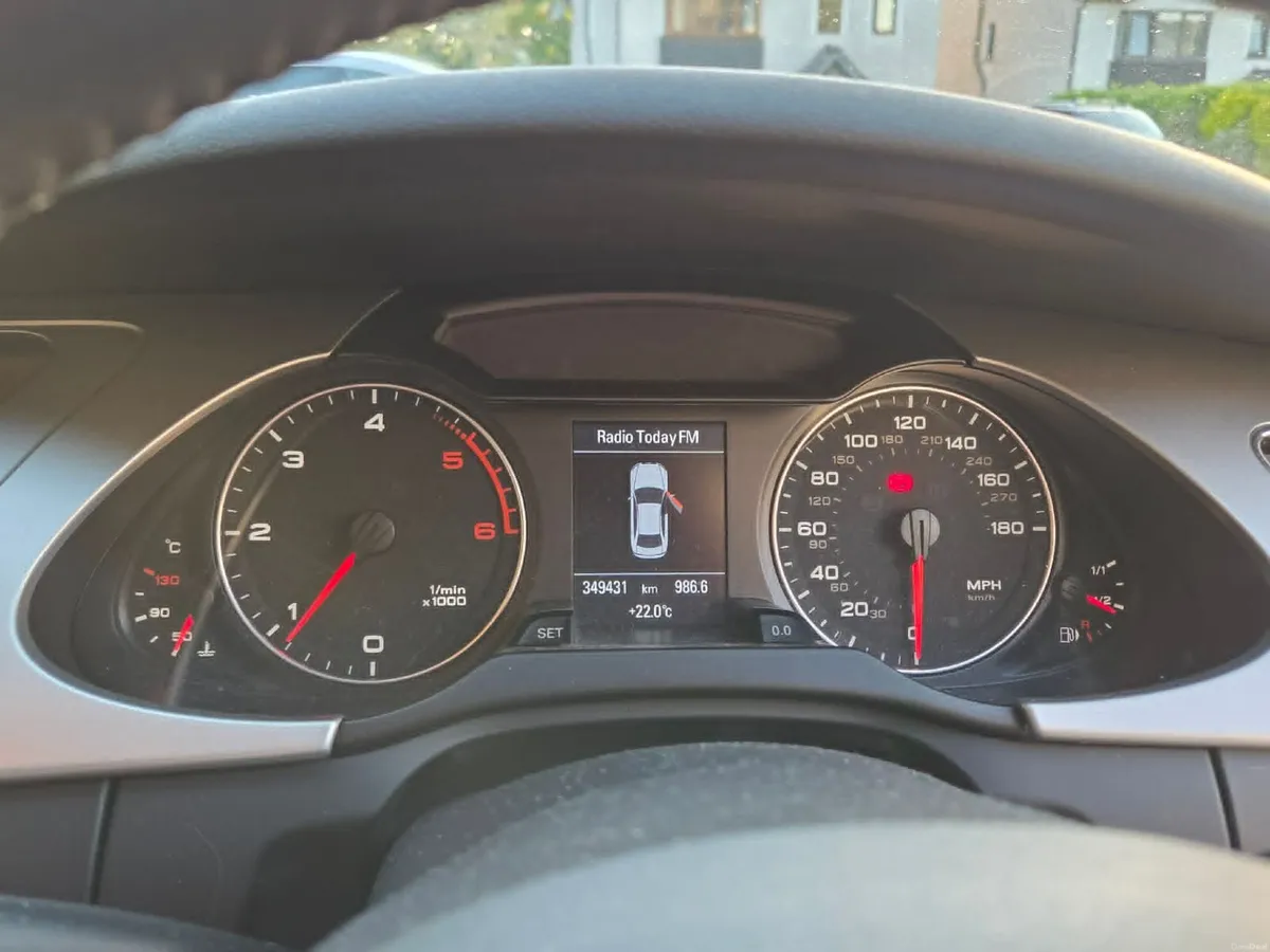 Car - Image 3