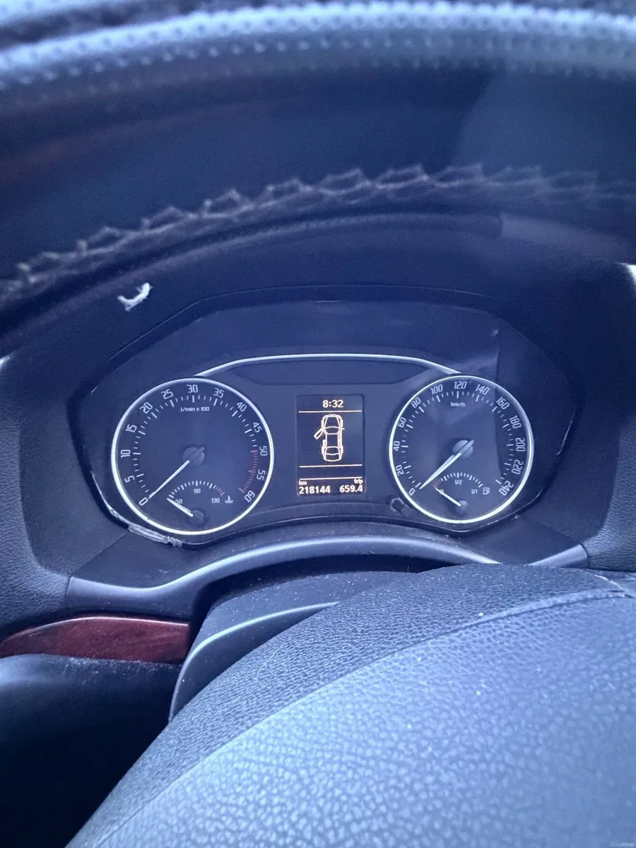 Skoda Octavia  1.6 2012 Automatic Diesel - Image 6