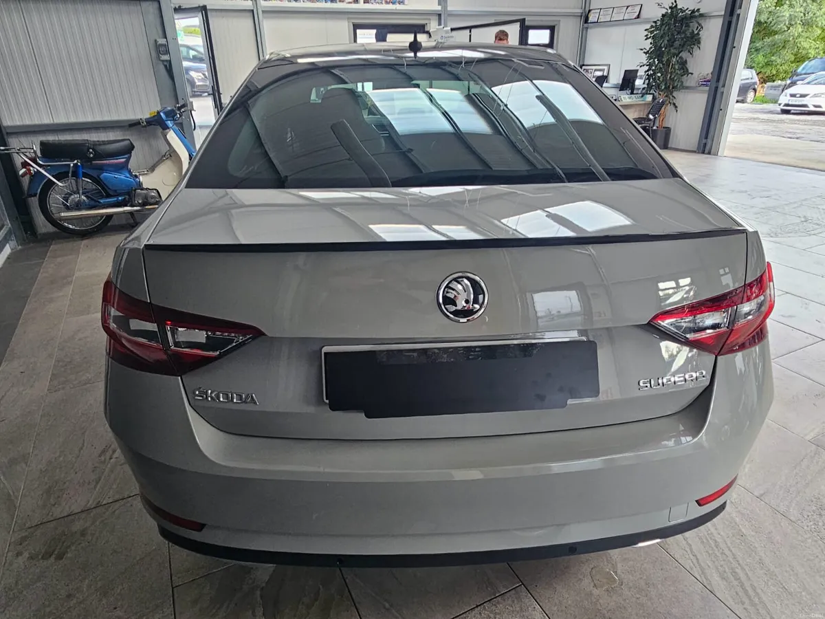 19 SKODA SUPERB SPORTLINE 2.0 DIESEL 190 BHP - Image 5
