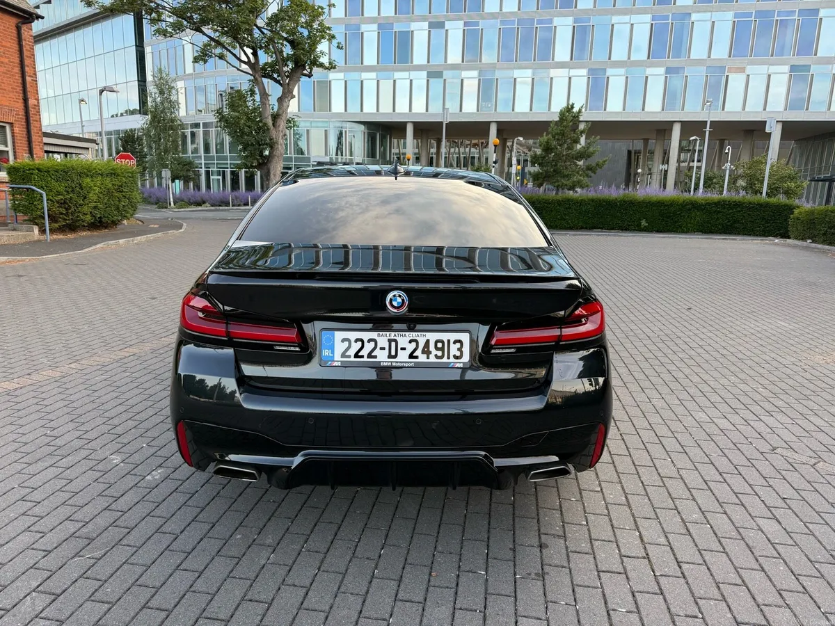 2022 BMW 530e M Sport - Image 5