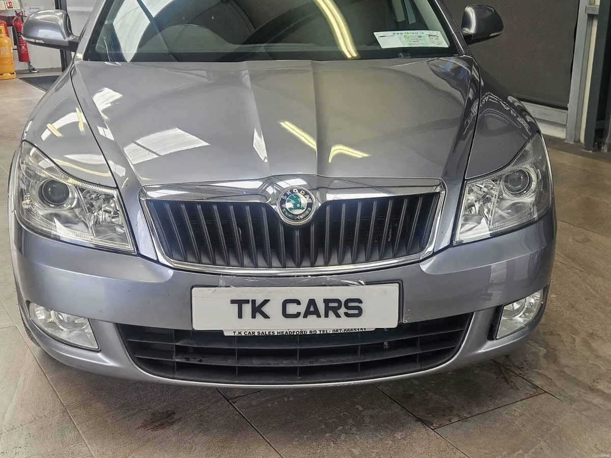 13 SKODA OCTAVIA AUTOMATIC 1.6 DIESEL - Image 5