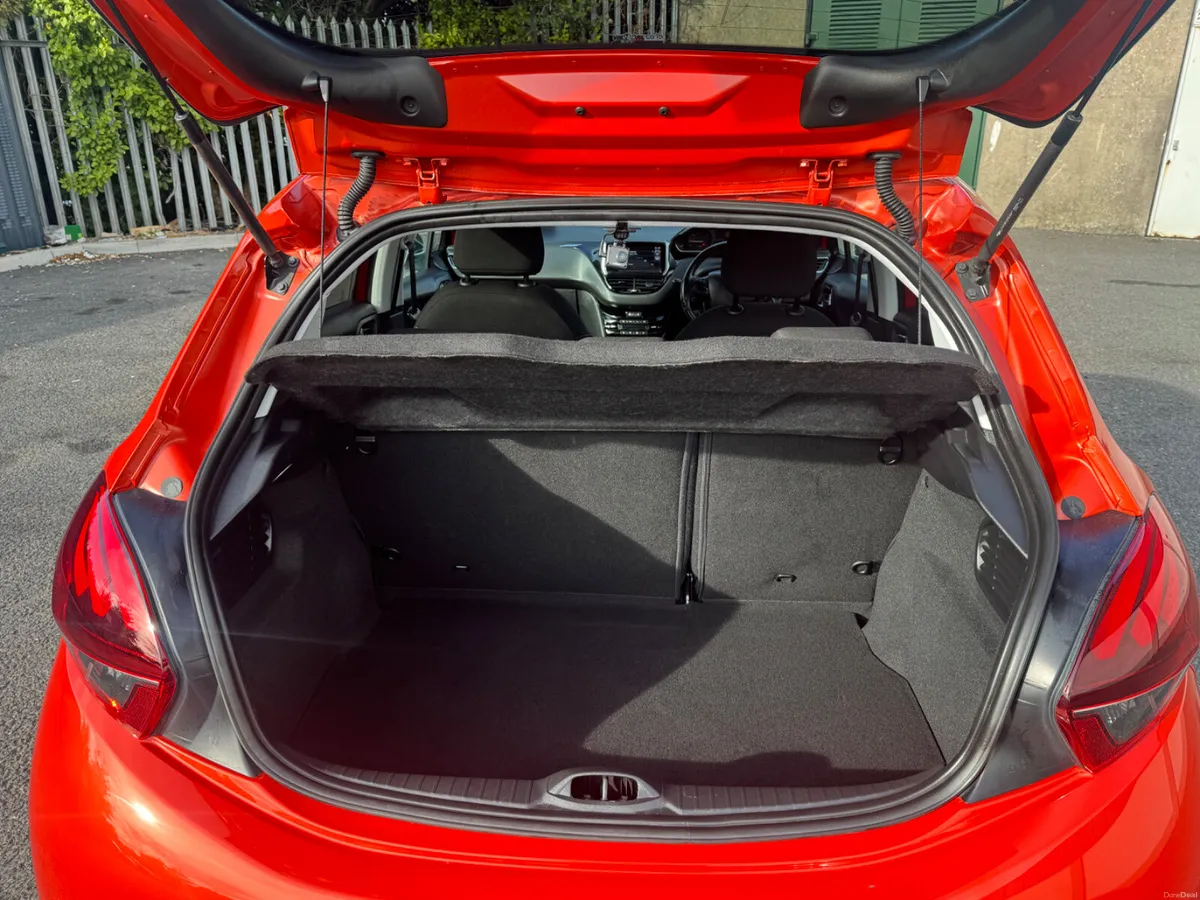 Peugeot 208 2016 Automatic 1.2 - Image 5