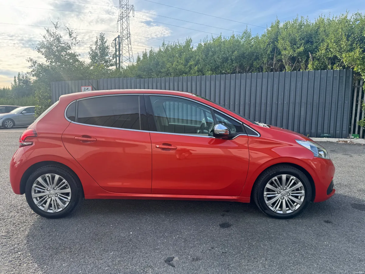 Peugeot 208 2016 Automatic 1.2 - Image 6