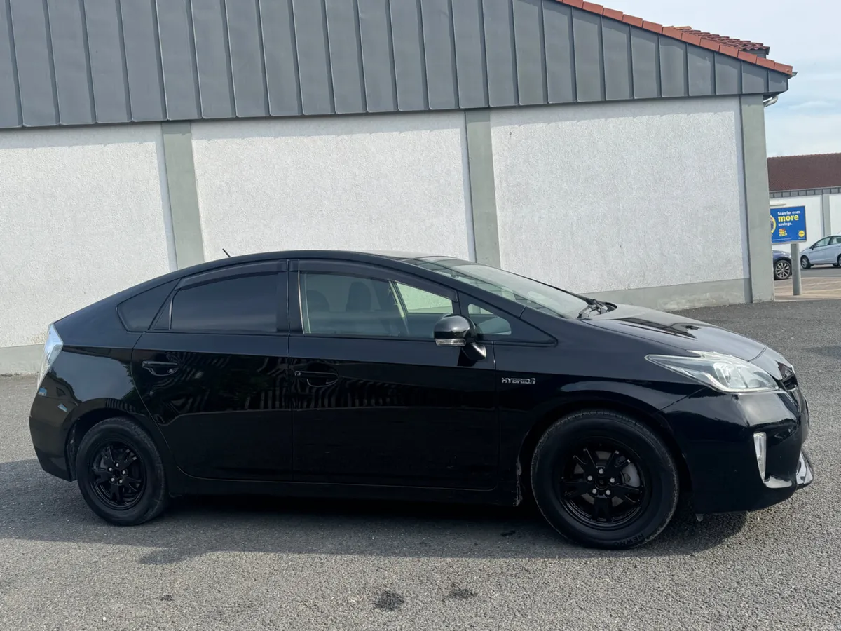 Toyota Prius Hybrid 1.8 - Image 5