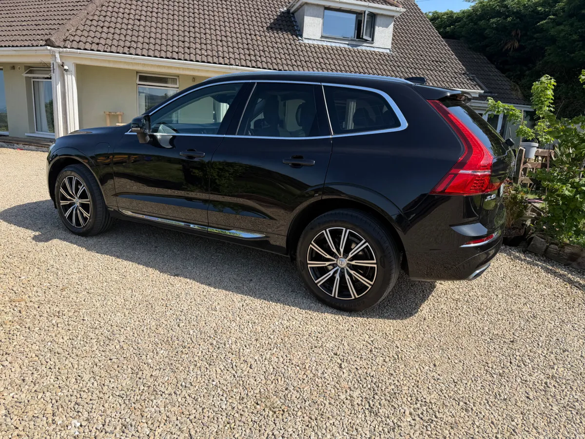 Volvo XC60 T8 Hybrid Fully Loaded 2018 - Image 3