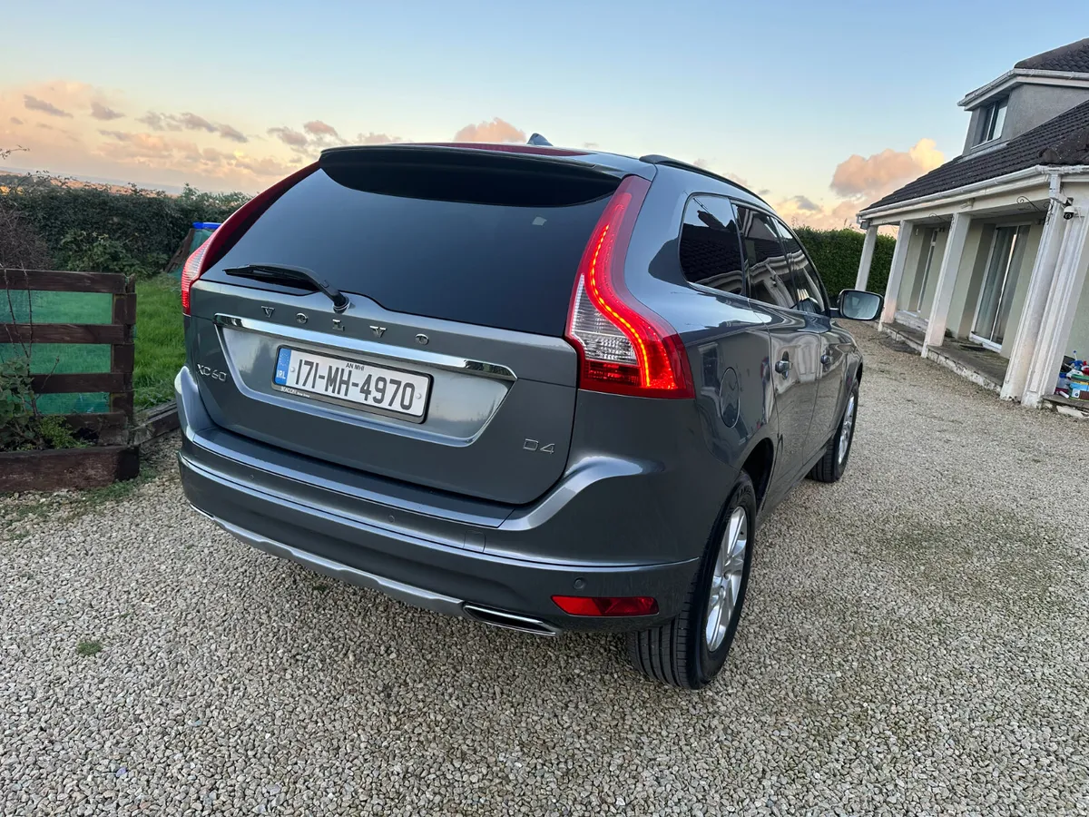Volvo XC60 SE 2.0 D Lovely Jeep 2017 - Image 6