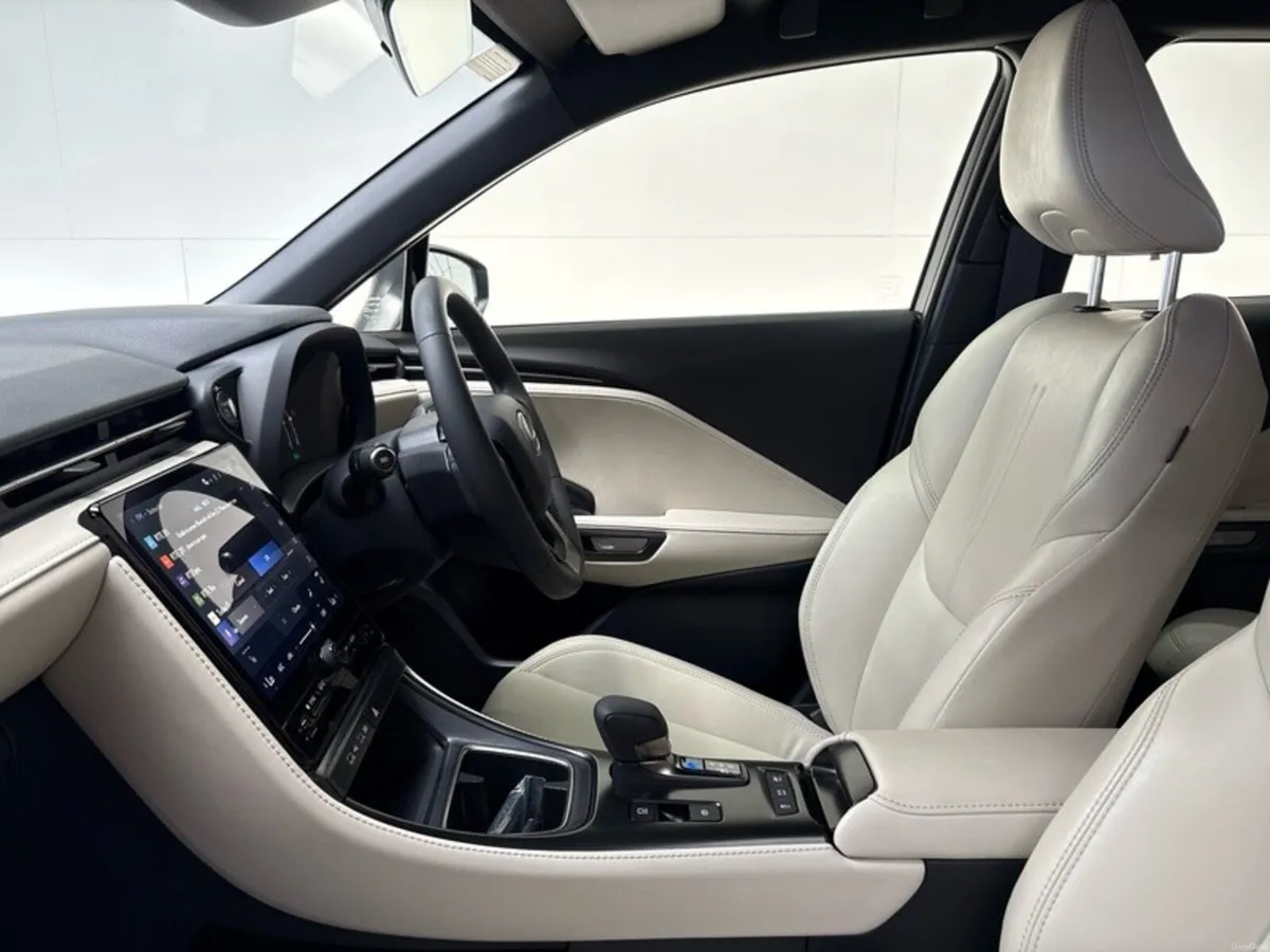 Lexus LBX LBX Elegant - Ex Management Vehicle - Image 6