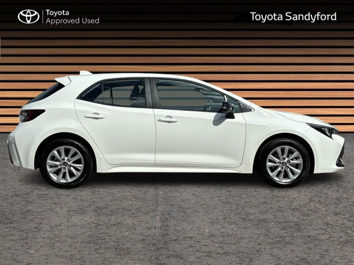Toyota Corolla HB LUNA PUS 3 FREE SERVICES - Image 3
