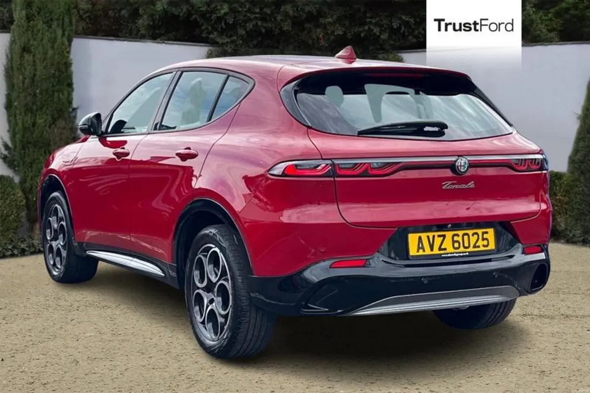 Alfa Romeo Tonale 1.5 VGT MHEV Ti SUV 5dr Petrol H - Image 2