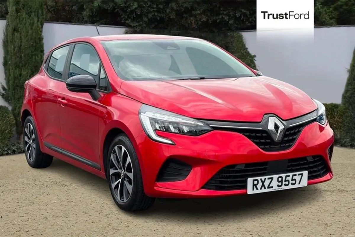 Renault Clio 1.0 TCe 90 Evolution 5dr - PARKING SE - Image 1
