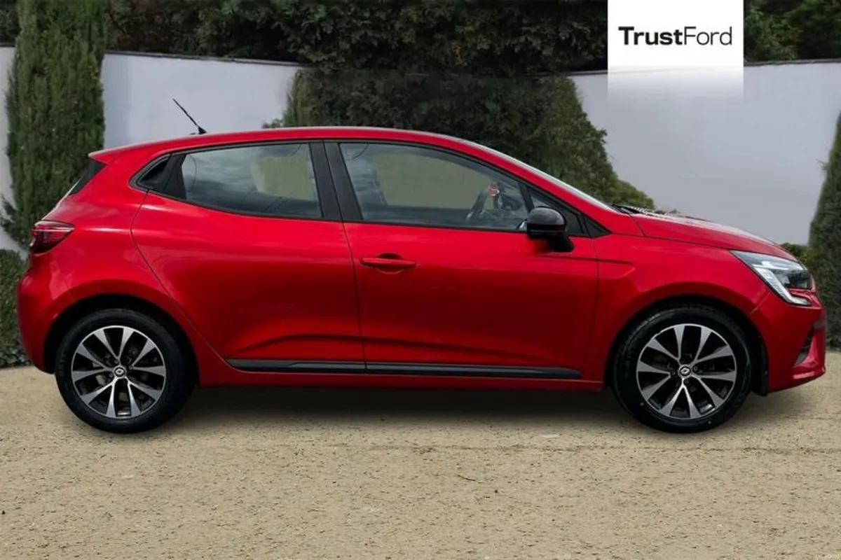 Renault Clio 1.0 TCe 90 Evolution 5dr - PARKING SE - Image 3