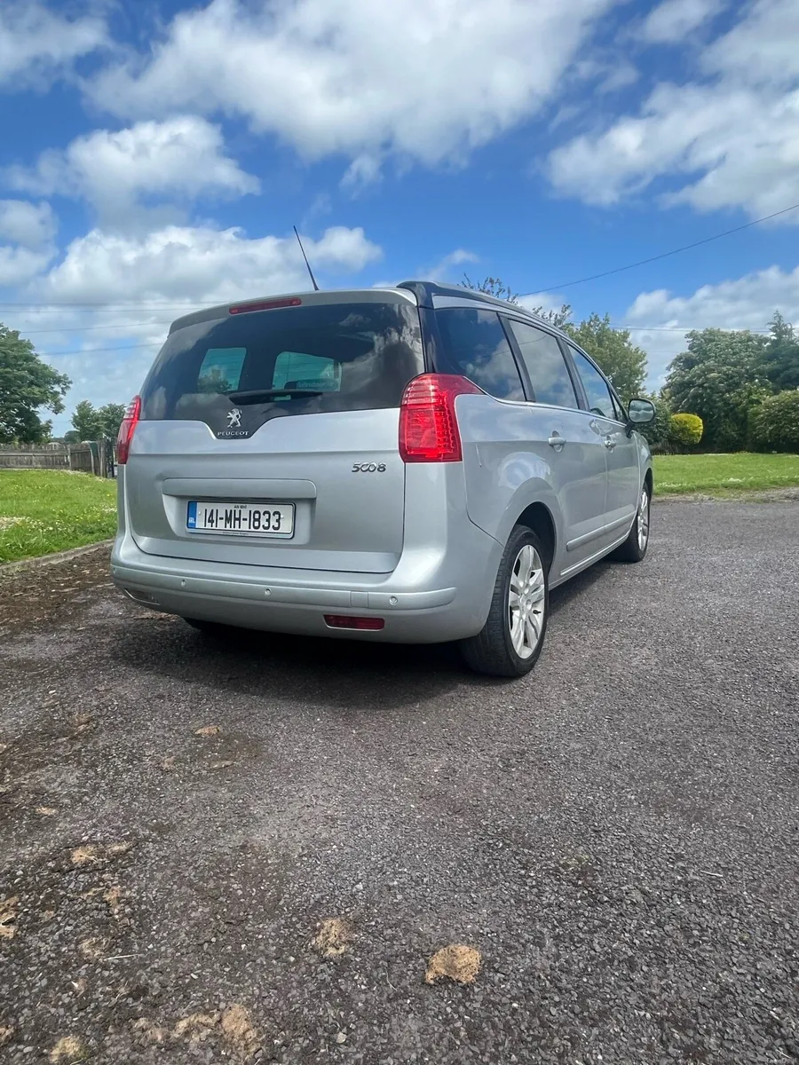 Peugeot 5008 7 seater high spec - Image 4