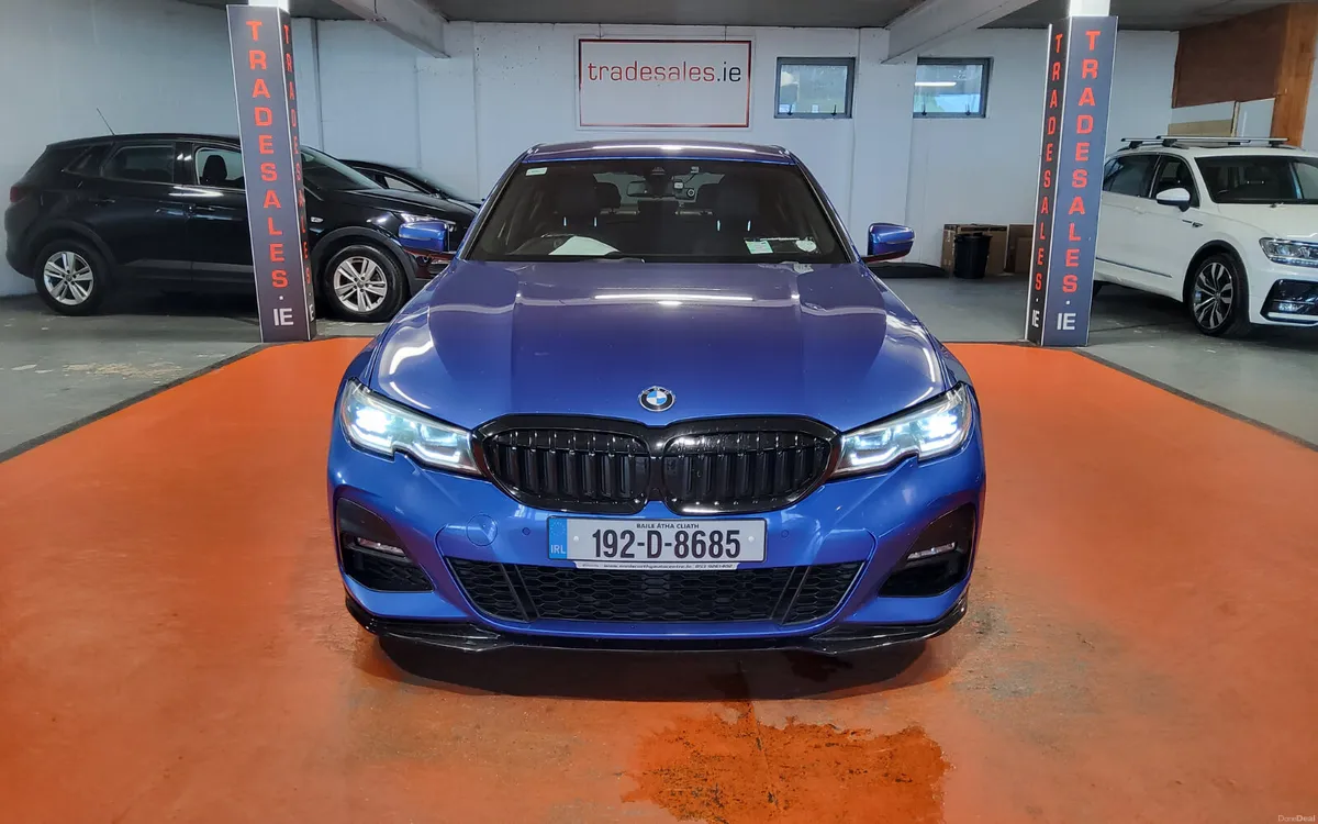BMW 3-Series 2019 - Image 2