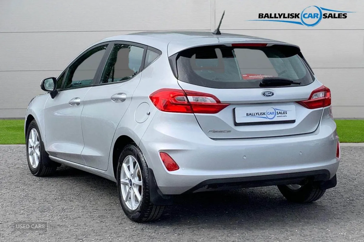 Ford Fiesta 1.1 Ti-VCT Zetec 85PS in Moondust Silv - Image 2