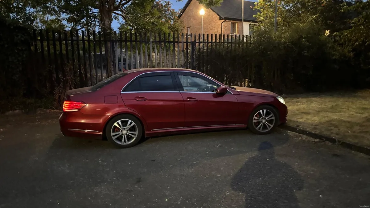 Mercedes-Benz E-Class 2013 - Image 2