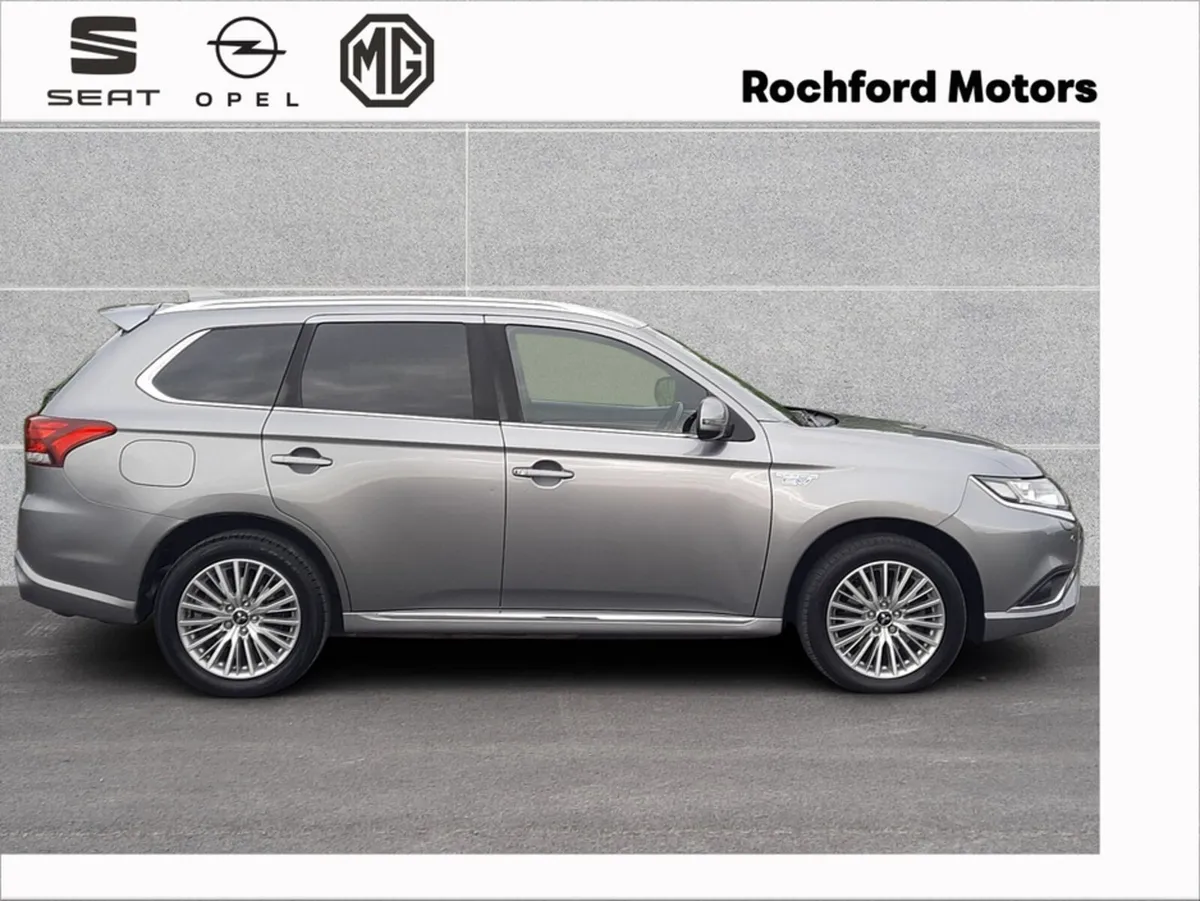 Mitsubishi Outlander PHEV 2.4 DYNAMIQUE SAFETY - Image 3