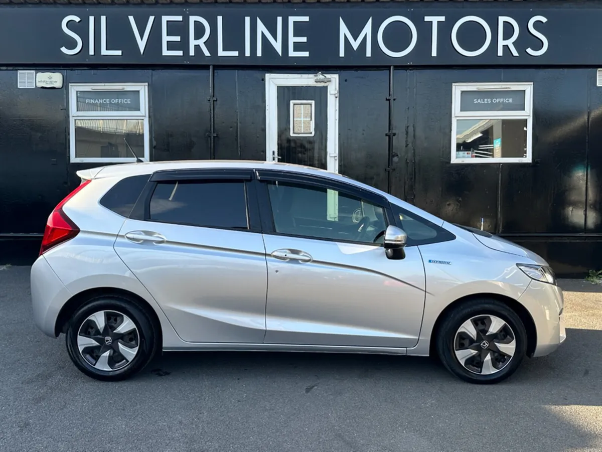 Honda Fit 2016 HONDA FIT *60K MILES* AUTO - Image 5