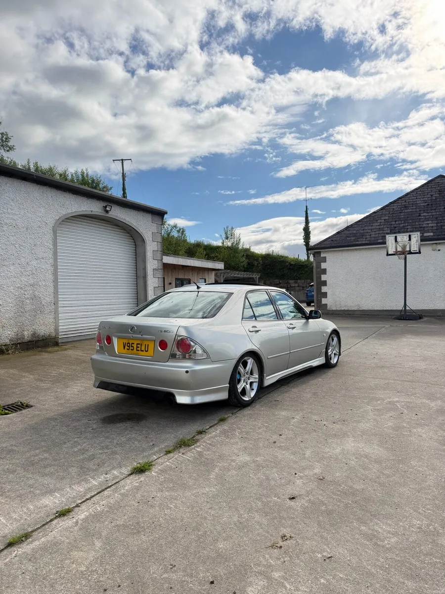 50k mile Lexus IS200 - Image 3