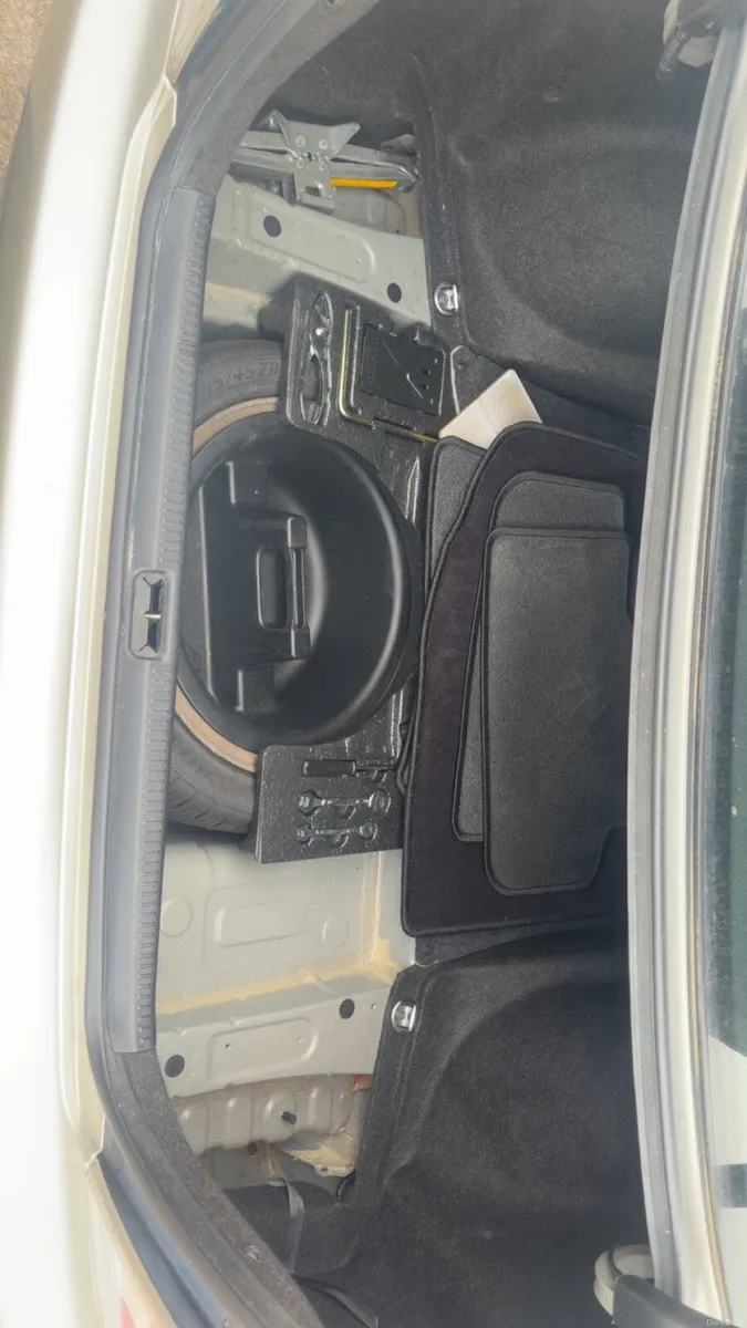 50k mile Lexus IS200 - Image 5
