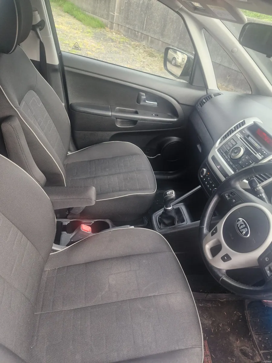 Kia Venga 2016 - Image 2