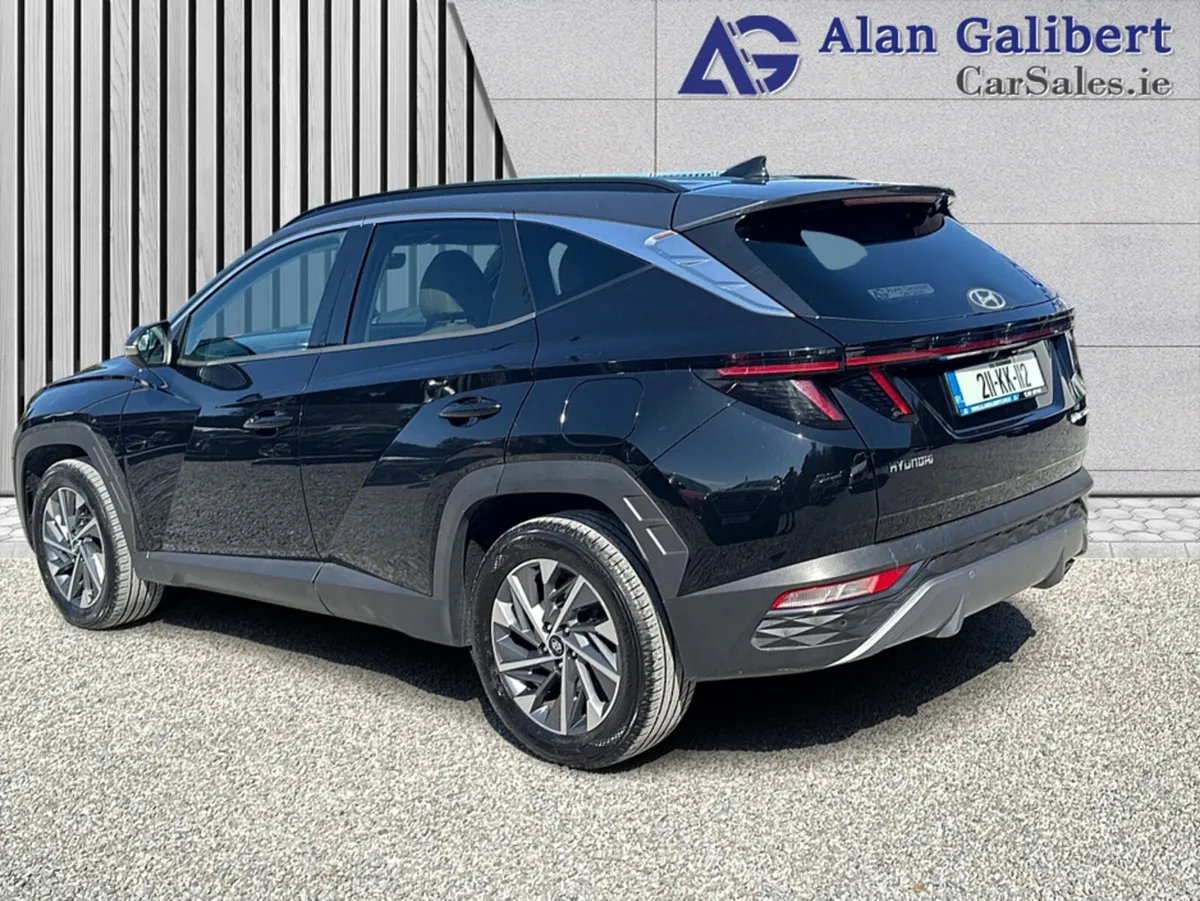 Hyundai Tucson EXECUTIVE PLUS 2TONE ROYALE ROOF 5D - Image 2