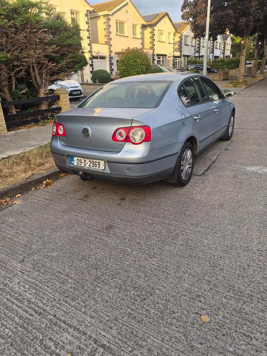 Volkswagen Passat 2009 - Image 5