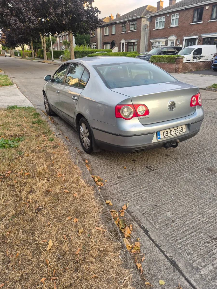 Volkswagen Passat 2009 - Image 4