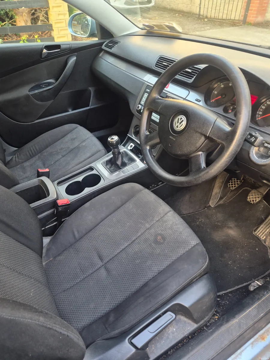 Volkswagen Passat 2009 - Image 6