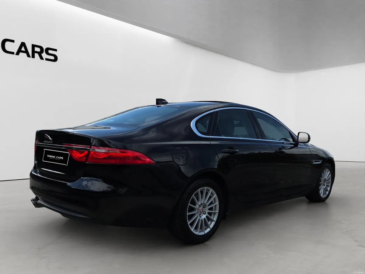 Jaguar XF 2017 - Image 3