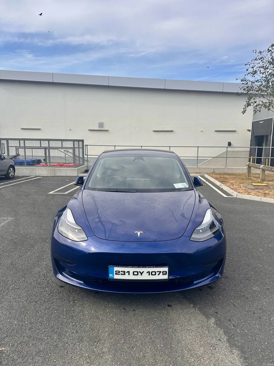 231 Tesla Model 3 RWD Premium - Image 2