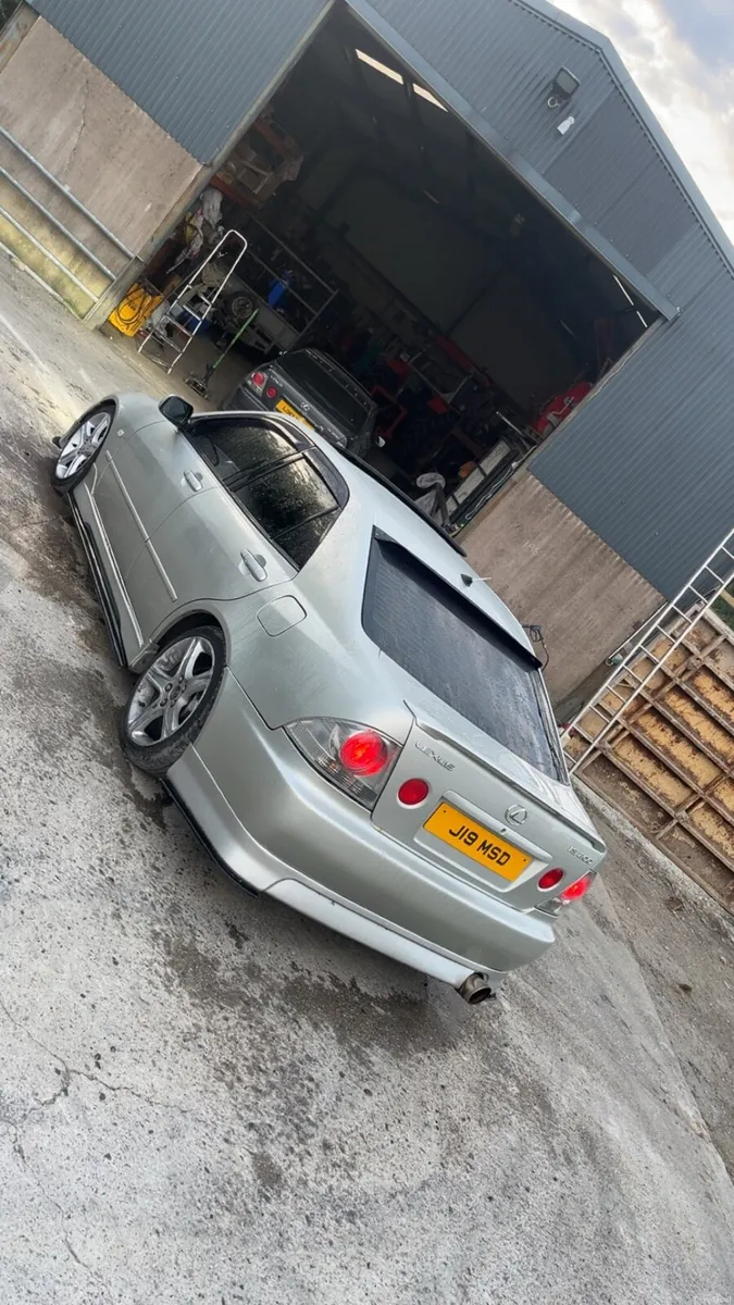 Lexus is200 - Image 2