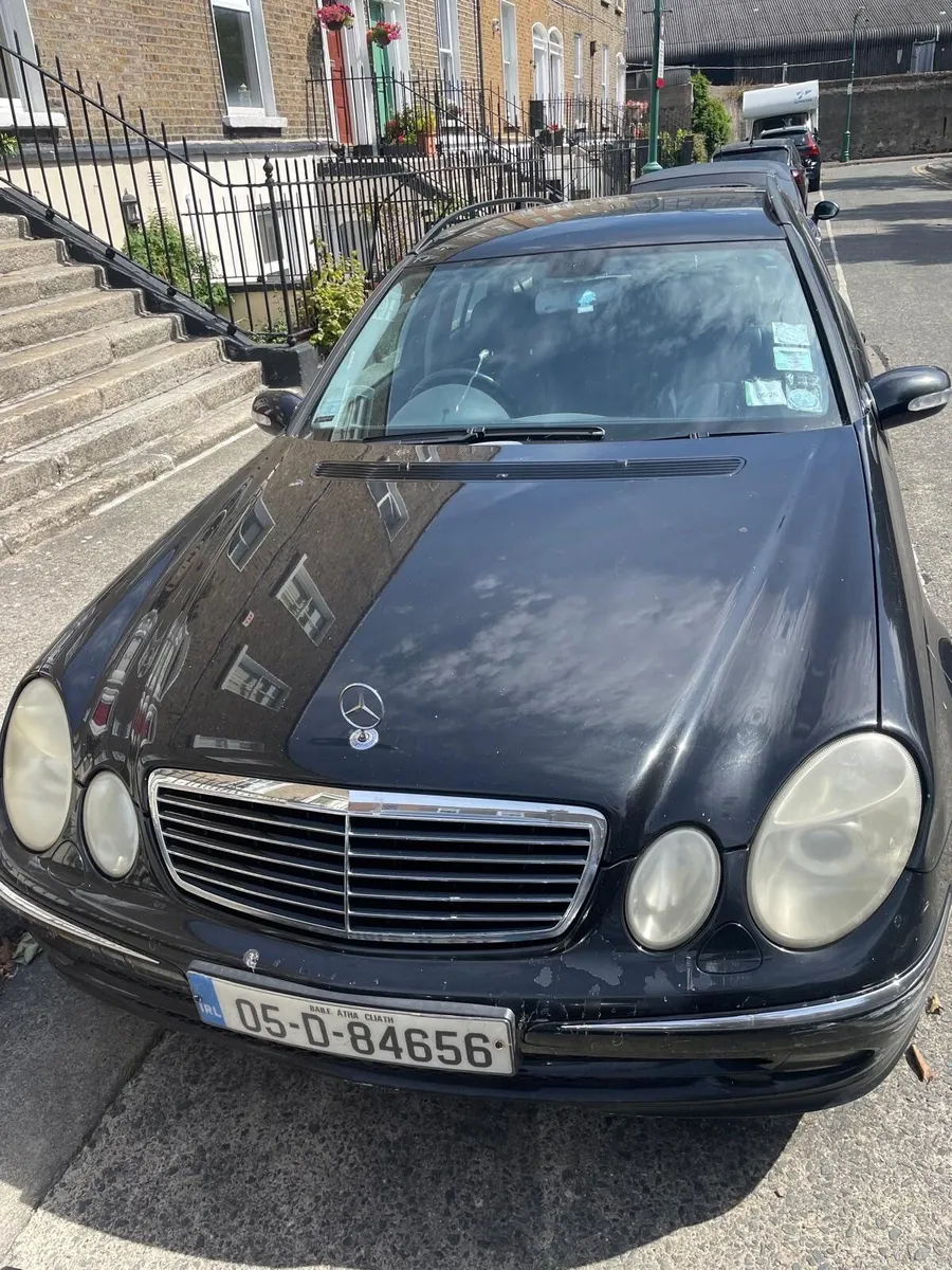Mercedes-Benz E-Class 2005 - Image 5