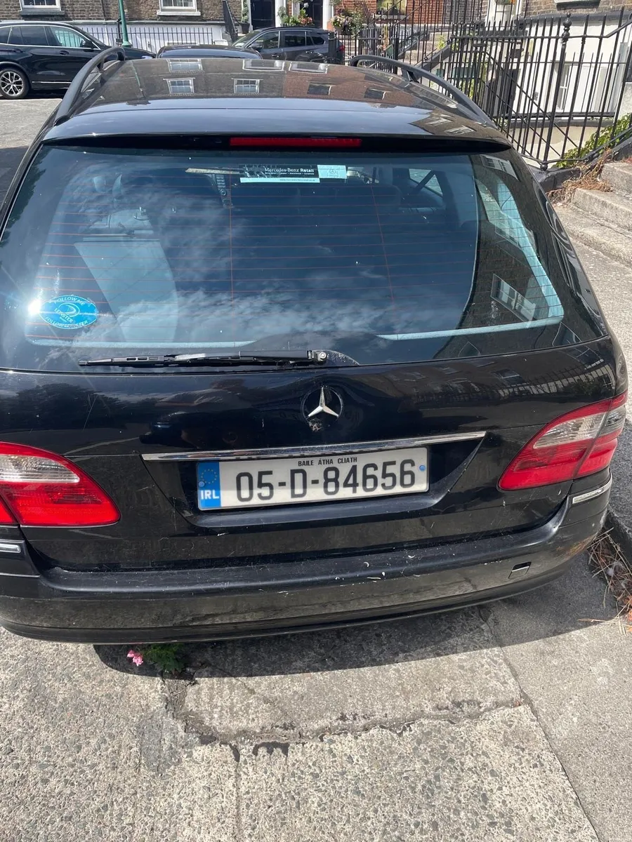 Mercedes-Benz E-Class 2005 - Image 1