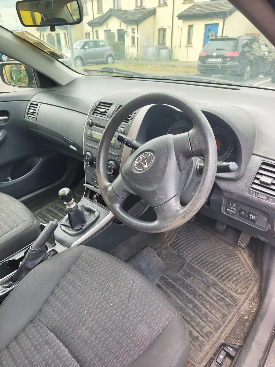 Toyota Corolla 2010 - Image 4