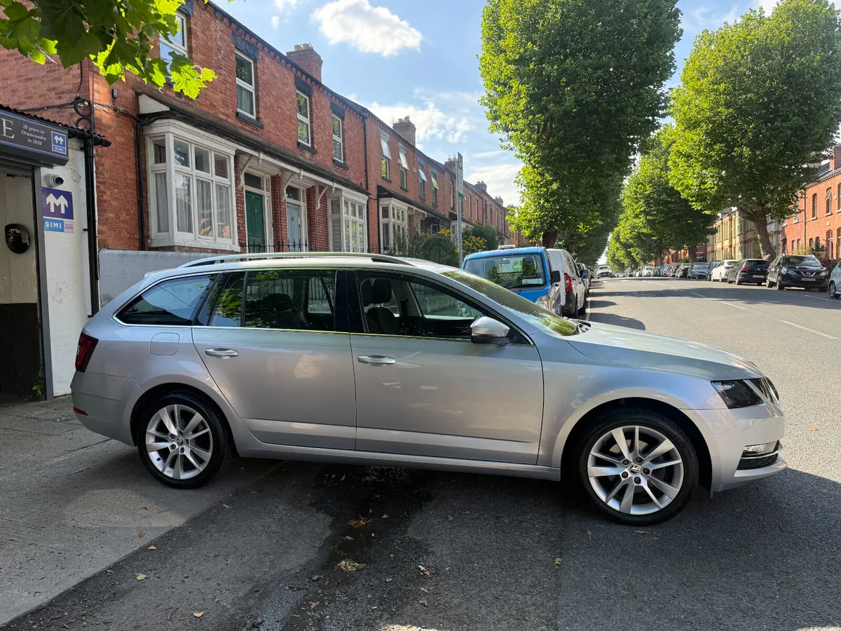 2018 Skoda Octavia, 1.0tsi Automatic Estate, 52km, - Image 4