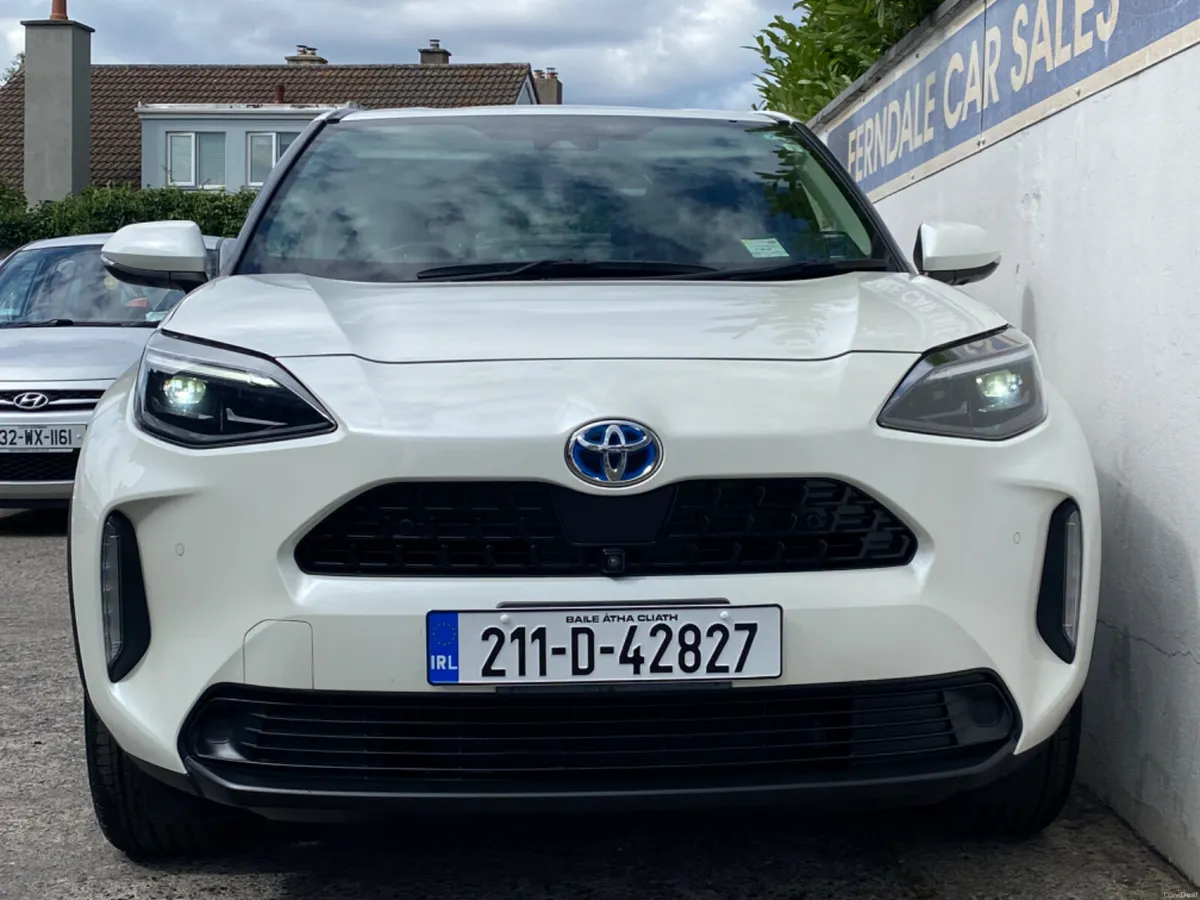 Toyota Yaris Cross Luna Hybrid High spec  Nct 6/28 - Image 3