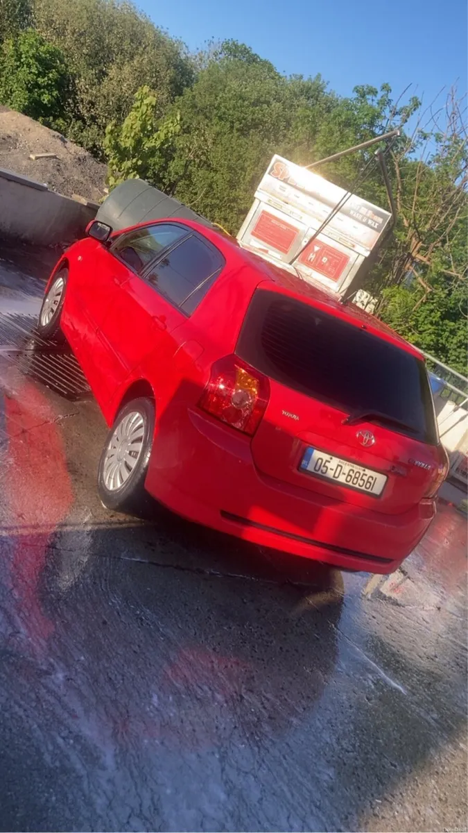 Toyota Corolla 2005 - Image 2