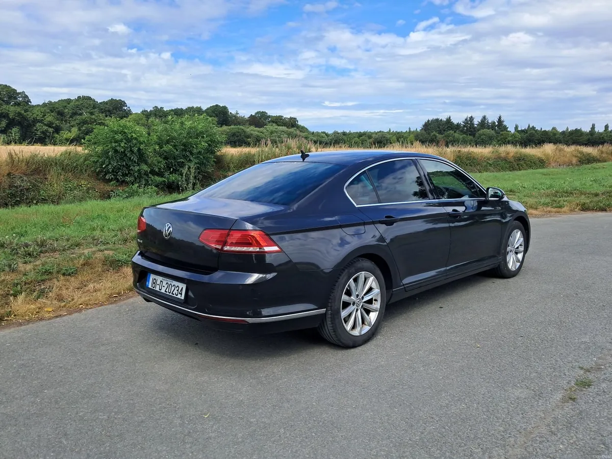 Volkswagen Passat 2018 - Image 5