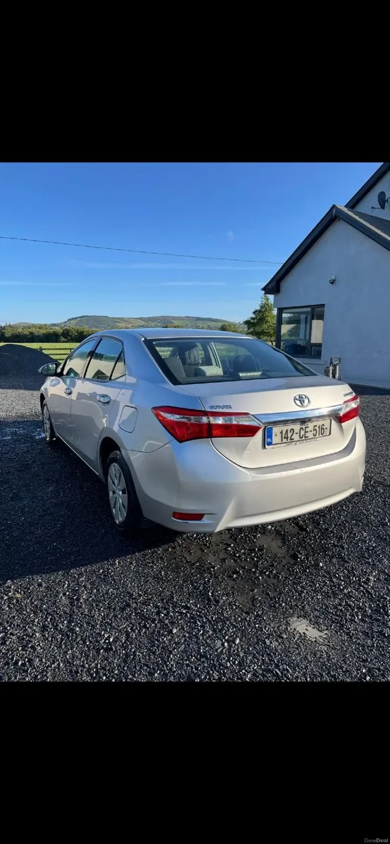 Toyota Corolla 2014 - Image 2