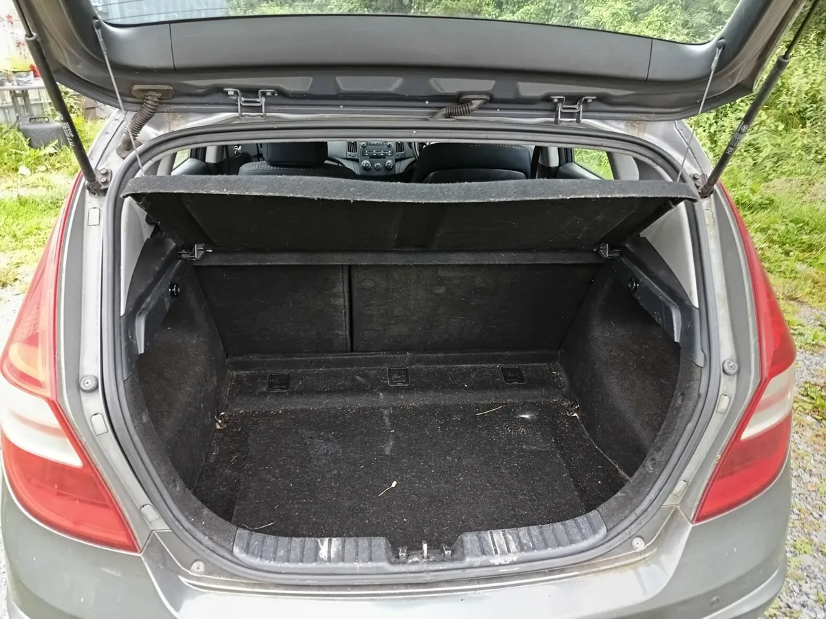 Hyundai i30 automatic 2008 - Image 2