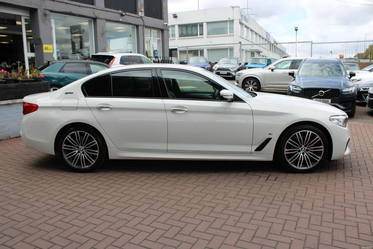 530E X-DRIVE M-SPORT PLUS 4DR SALOON AUTO // BUY W - Image 3
