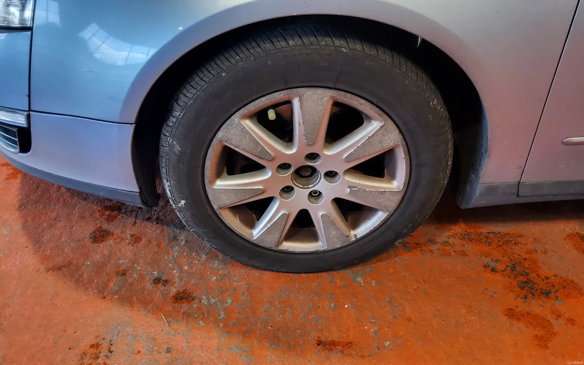 Volkswagen Passat 2007 - Image 4
