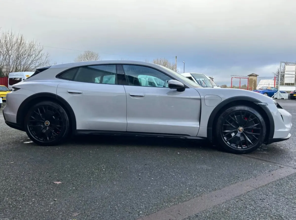 Porsche Taycan 2021 Fully Electric - Image 6