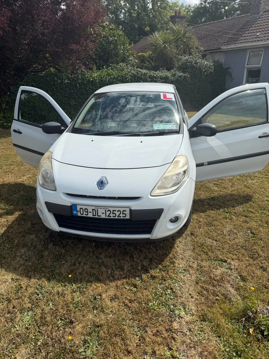 Renault Clio - Image 2