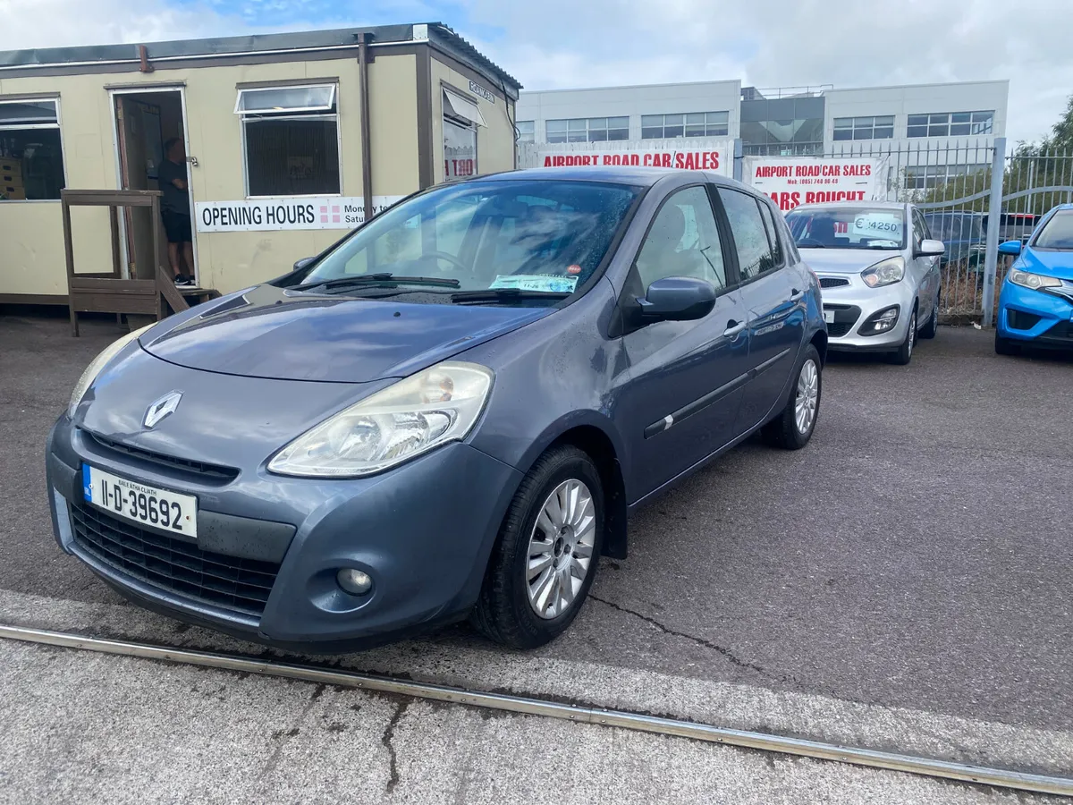 Renault Clio 2011 - Image 1