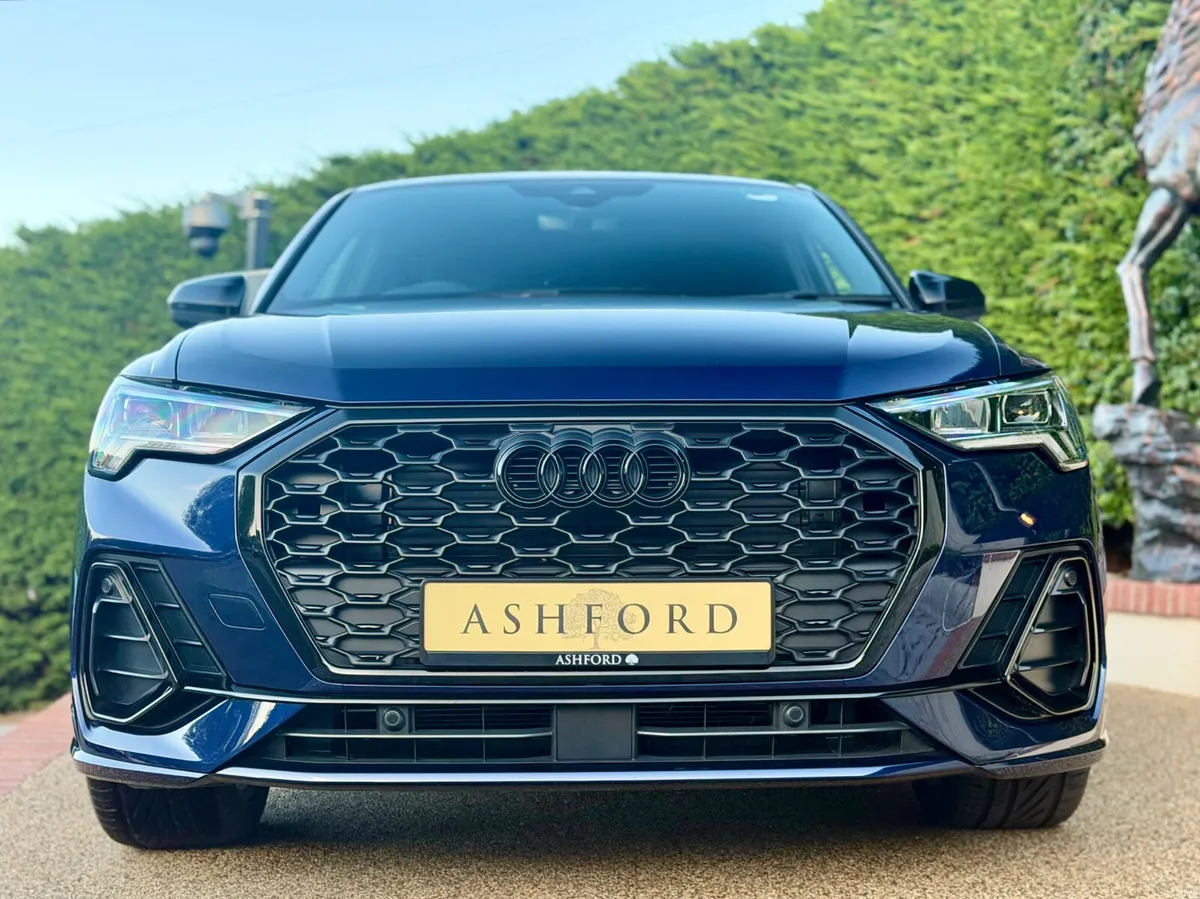 2025 Audi Q3 sport-back 2.0 TDI S line black edt - Image 2