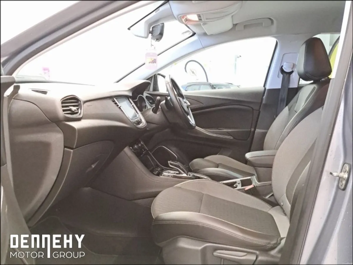 Opel Grandland X 1.6 Petrol/Electric FWD 225 PS PH - Image 5