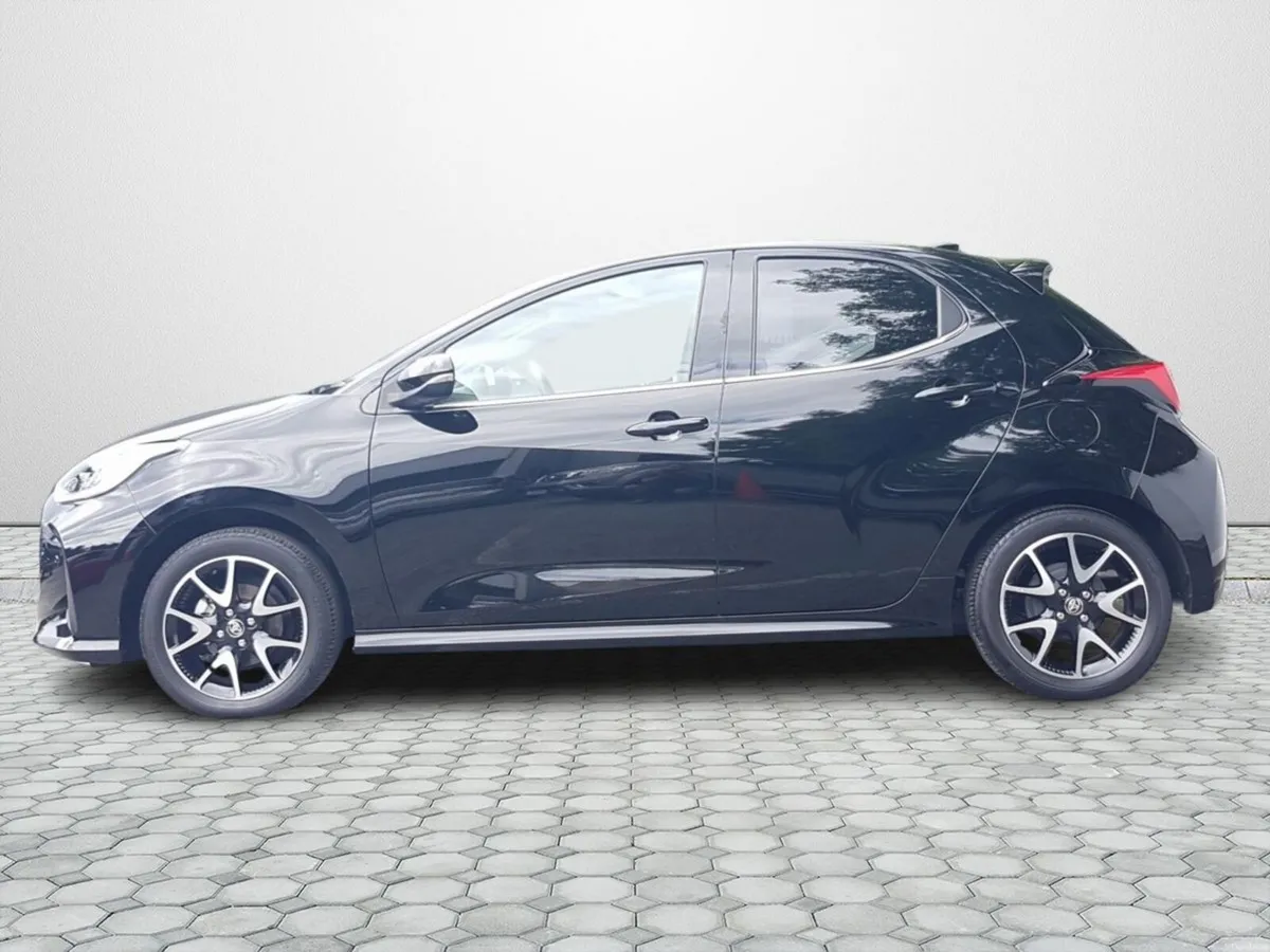 Toyota Yaris Hybrid 1.5 - Image 5