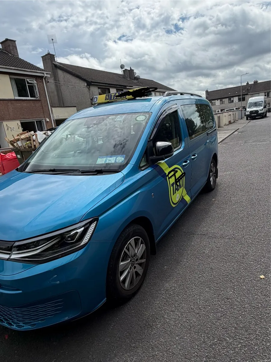2023 VW Caddy wheelchair access Taxi - Image 2