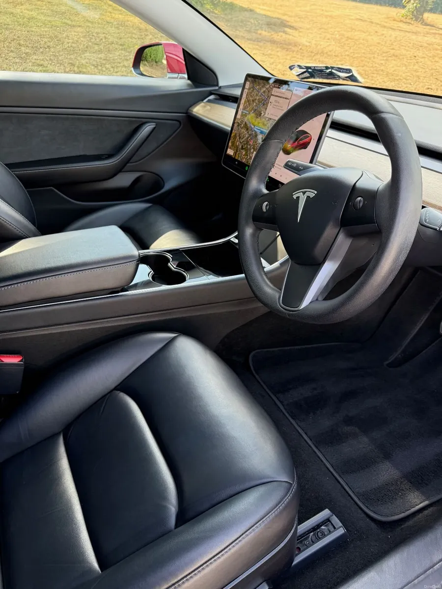 TESLA MODEL 3 STANDARD RANGE + RWD 4 - Image 4